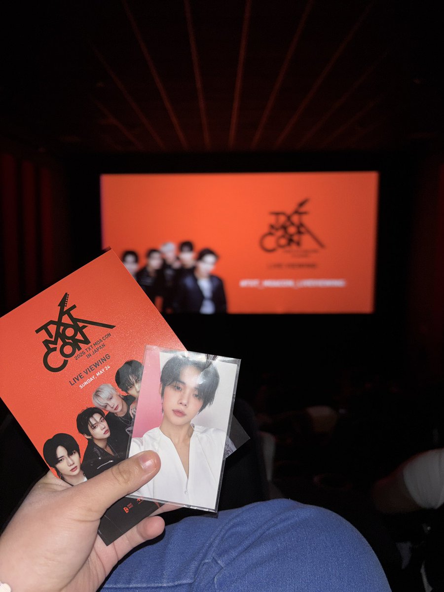 dolliecyj's tweet photo. y si me devuelven a la sala del cine https://t.co/EUCQzTXeyw
