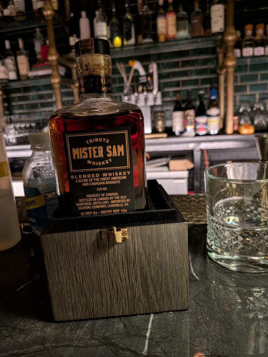 robhimself79's tweet photo. Holy fuck this is one of the best nights of my life. This is one of the underrated goats of whiskey. https://t.co/aRBnWpxgdV