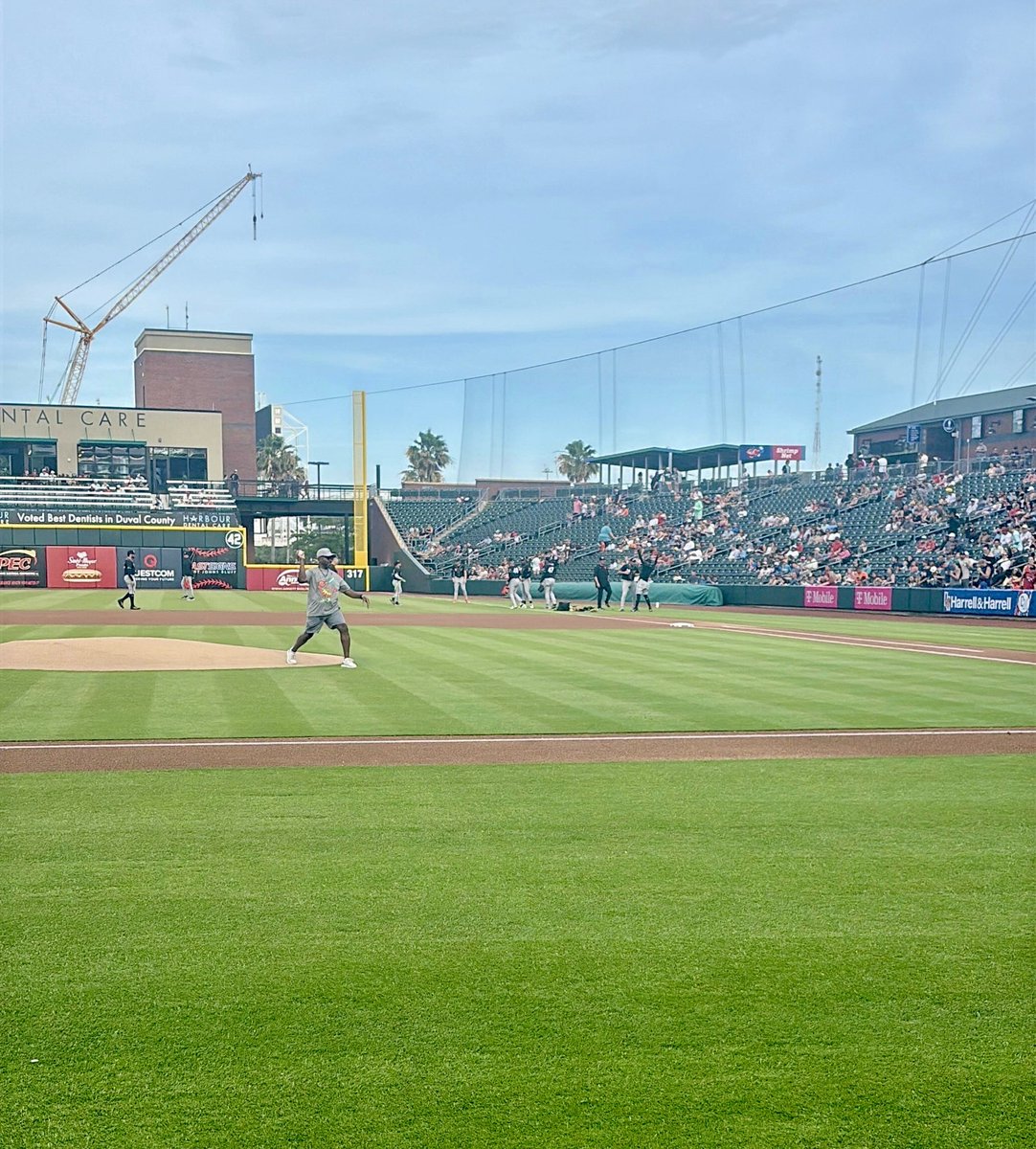 BaptistHealthJx's tweet photo. ⚾ 🏆 Tonight's MVP? Gregory Burton, former @DuvalSchools police chief, who took the mound to throw out the first pitch at the @JaxShrimp's Strike Out Stroke game.
After facing one of life’s toughest opponents - a stroke - Greg began his recovery journey at #BaptistJax under the expert care of neurointerventionalist Dr. Nima Amin Aghaebrahim and our dedicated stroke and rehab teams.
Greg was also presented with a special handcrafted “Stroke Champion” trophy designed and 3D-printed by Dr. Nima — a tribute to the determination, perseverance and hard work that have defined his recovery journey.
Today, Greg is back to playing golf, working out, running and enjoying life. Alongside his wife, Lakesha, he has become a passionate advocate for stroke and aphasia awareness, helping others understand the lasting impact stroke can have and the importance of seeking care quickly. While Greg has recovered physically, writing remains his primary form of communication as he continues therapy.
Greg was joined on the field by Lakesha, Dr. Nima and Wendy Camp, Baptist Health’s stroke program director, celebrating not only his recovery but the coordinated team approach that helps stroke patients receive life-saving care when every second counts.
Baptist Health’s stroke team was also at the game raising awareness about stroke prevention and warning signs, including sharing stroke risk assessment cards with fans.
His appearance on the mound was more than a ceremonial first pitch — it was a powerful reminder of resilience, recovery and the importance of recognizing stroke symptoms quickly. Every second matters when it comes to stroke care.
⚠️ Know the signs, and when stroke symptoms arise, call 911 immediately. Learn to BEFAST and help protect yourself and those around you: Balance. Eyes. Face. Arms. Speech. Time.
Take our stroke risk assessment and learn more about Baptist Health’s Stroke & Cerebrovascular Center at https://t.co/JqaHnmfzNL.