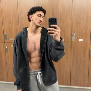 Streamer Updates tweet media