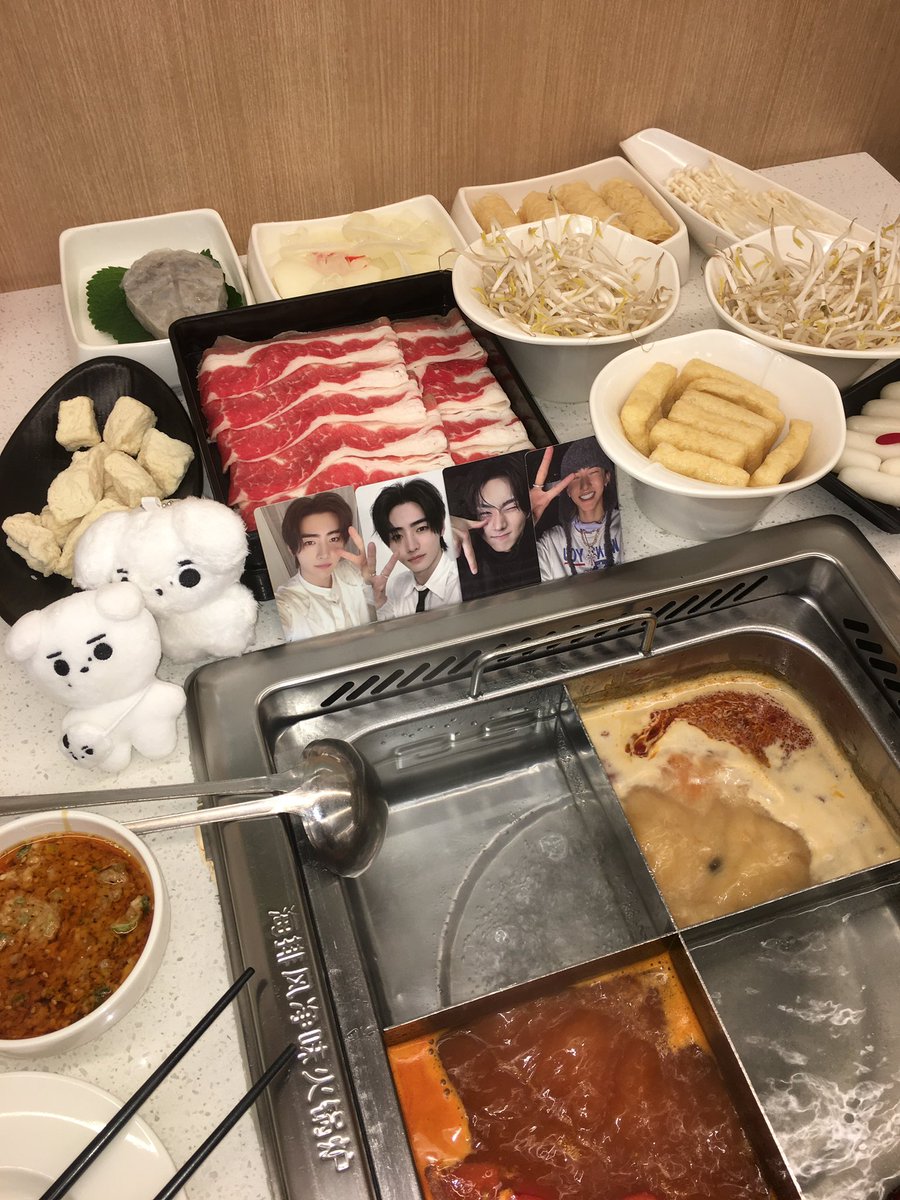 woooziz's tweet photo. 엔진분과 식사..ㅋ💕 https://t.co/pHyVrkP03k