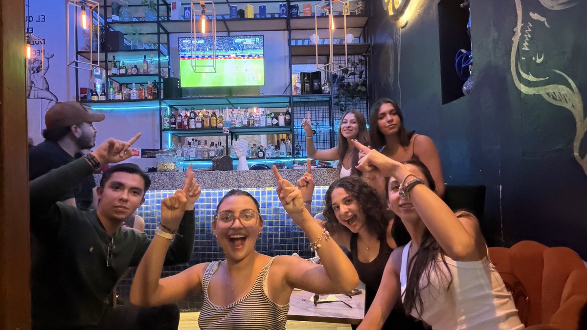 mojitopuntocom's tweet photo. #LaFinaldelaObsesion queremos salir en la tele TE AMAMOS TUDN https://t.co/illvRzQJ6h