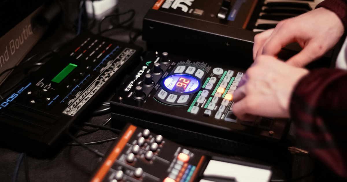 MixChallenge's tweet photo. The Songwriting Competition 105 / May 2026 goes into the voting period. New deadline: 01-JUN-2026 23:59 UTC+2/CEST. 

Check out all 17 entries and leave feedback directly through https://t.co/ZKajW4adNL https://t.co/8VTWoCUKna