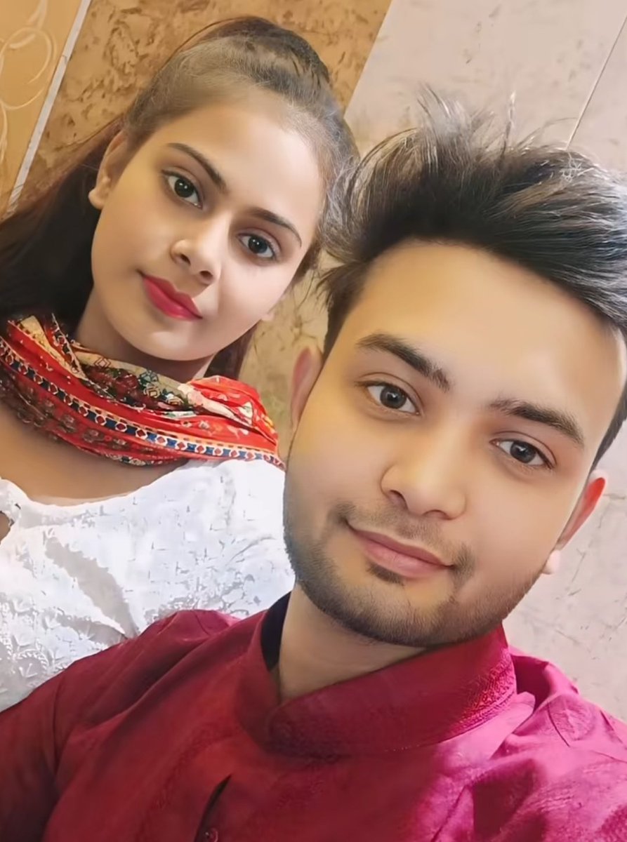 aryanranvi's tweet photo. बेटी, मुस्लिम लड़के के साथ भाग गई तो मां-बाप ने जिंदा बेटी का कर दिया #पिंडदान...

एक हिंदू लड़की कॉलेज में अपने साथ पढ़ने वाले एक मुस्लिम लड़के से प्यार करती थी। जब इस रिश्ते की भनक घरवालों को लगी, तो परिवार ने जल्दबाजी में उसकी शादी कहीं और तय कर दी। https://t.co/Vz17MBR5if