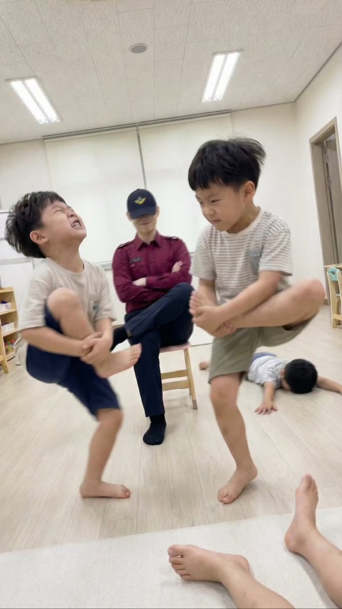 라잇 ⌬ tweet media