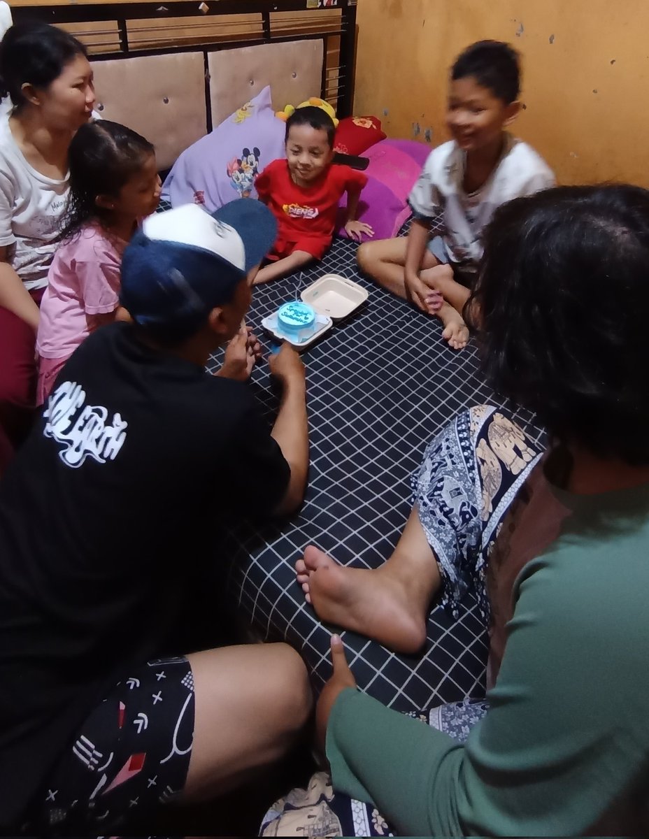 mbaoptik's tweet photo. Spot ngumpul kamar mamer 🤍 https://t.co/dbDlFw6SxP