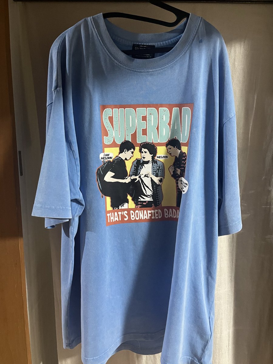 suguru178's tweet photo. レトロなサッカーユニフォームを買いにアミュに行ったんだけどサイズなくて帰ろうとしたらまさかのくだらないけど大好きな映画のTを発見💡
マクラビン最高！！ https://t.co/QnxdlAjmLn