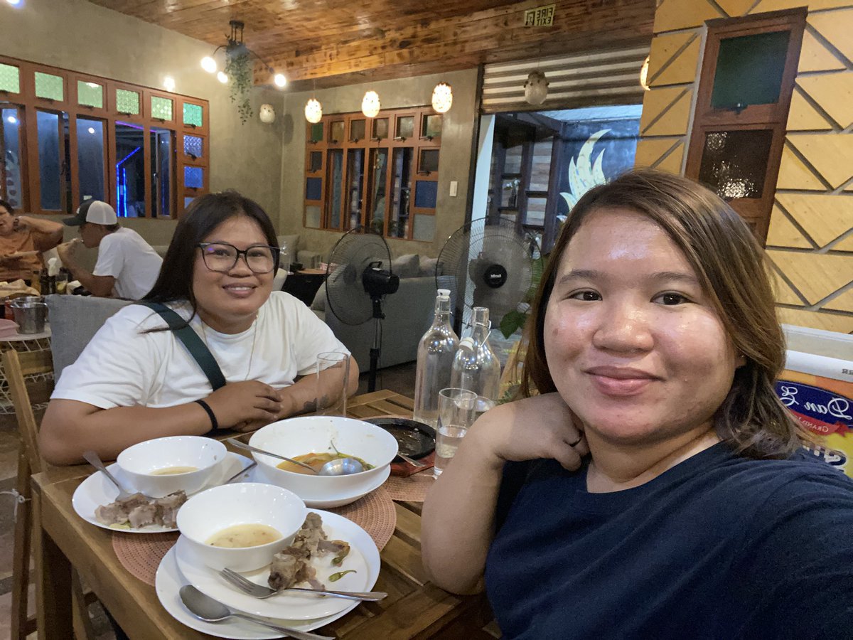 Nhetz1224's tweet photo. Dinner with sis❤️ https://t.co/aDsQL1vpwO