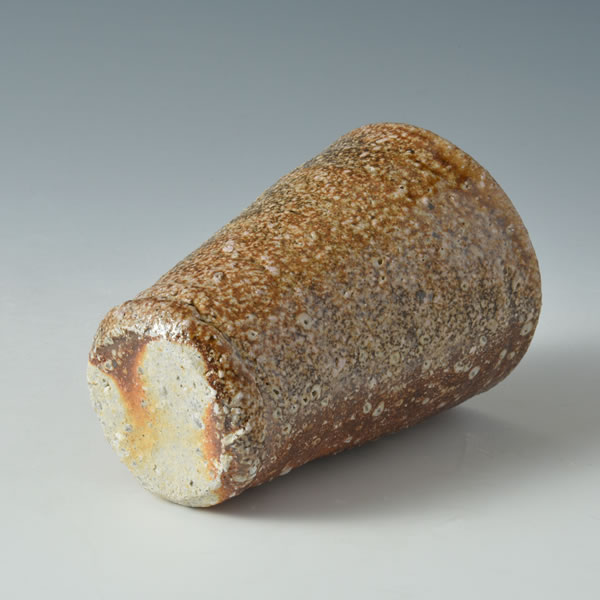jpn_pottery_jp's tweet photo. 信楽焼 みはる窯  神崎秀策さん        
「信楽フリーカップ」

寸法 径8cm×高10.7cm    

https://t.co/ad3XuuinYb     

穴窯焼成、ロクロで形成 
カップ、サラダ、筆立て https://t.co/Qcn6Rpcv8m