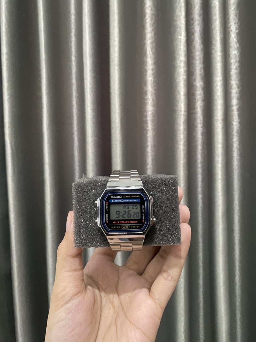 a_lkeena's tweet photo. #wts jam tangan Casio A168WA-1WDF
Material Stainless Steel yaa, belum pernah dipakai sama sekali. Beli di Carolina Watch masih ada warranty card dan Box-nya. 🤗
🏷️Rp330.000 nego tipis :D
Bisa 🍊 atau manual JnT
#wts #jamtangancasio #casiowatch https://t.co/4KvDKksgfn