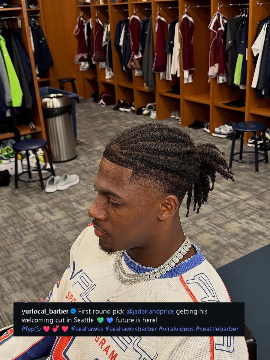 HawkMania tweet media