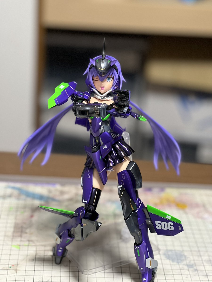 7Hpuh's tweet photo. グランデスケールスティレット完成。やっぱり塗装をすると元の大きさもあって、存在感がすごい。マットキャンディ塗装の質感が、実際に試してみて気に入りました。 https://t.co/lv0ekrCRfP