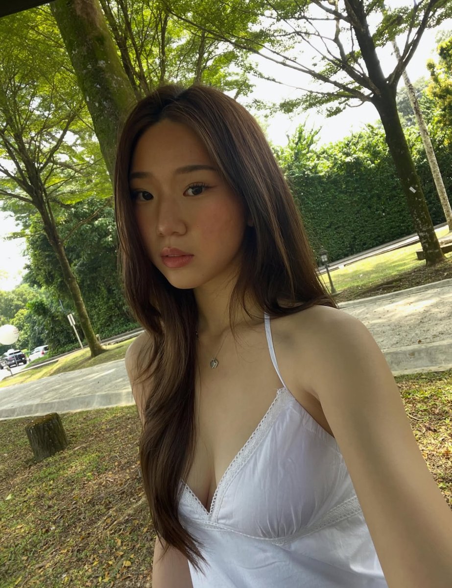 sg midriffs tweet media