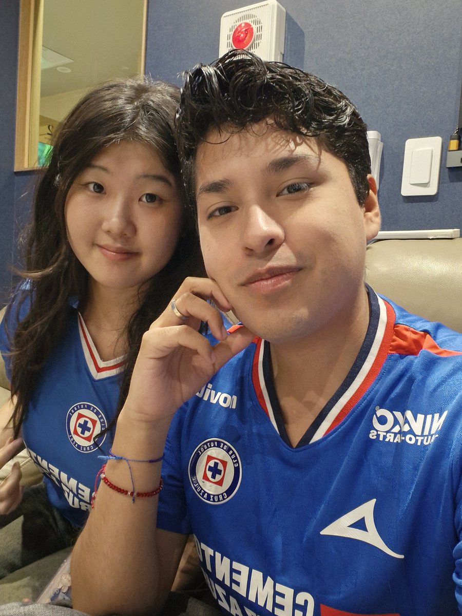 JerarQO's tweet photo. Desde Corea del Sur 🇰🇷🥳 mi novia coreana es Azul #FinalBotanera https://t.co/5L8KY925Je