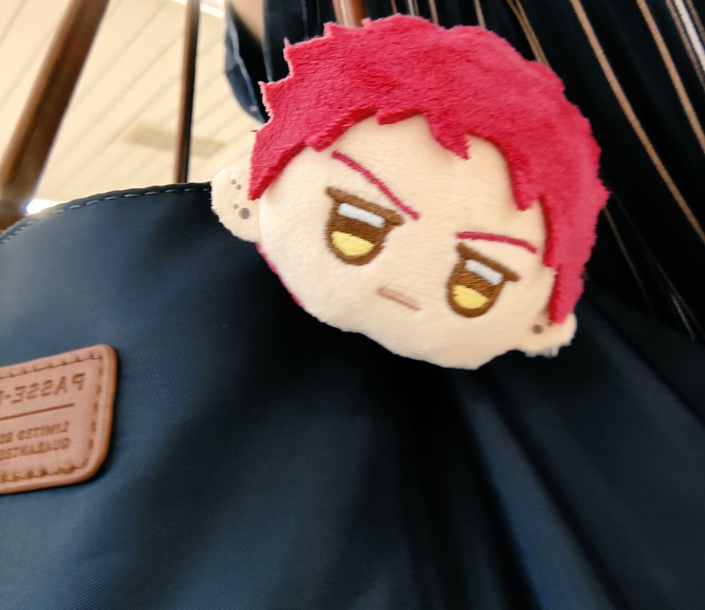 mzmzmzkae3's tweet photo. このタイプのリングつけるとおカバンにつけやすい

相変わらず不服そうでかわいい https://t.co/vJIJk9yqo8