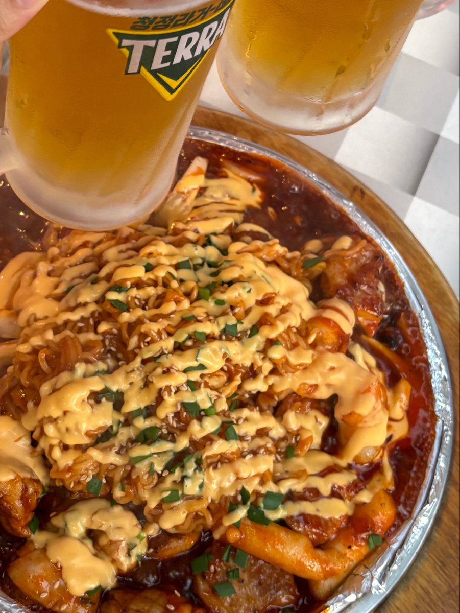 B9oooU's tweet photo. 훌랄라 치킨 야장하기😎🤟 https://t.co/z758Rnjzc5