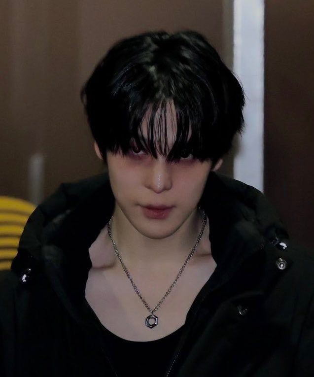 𝐤𝐚𝐢𝐭 𝜗𝜚˚⋆: tweet media