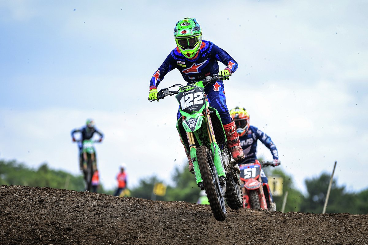Kawasaki_JPN's tweet photo. @mx769hhh 5/23-24に開催された #全日本モトクロス選手権 第3戦 21Groupカップ
IA2クラスでは、
Kawasaki PLAZA 東大阪 #122 鴨田翔選手がヒート2-3位で表彰台を獲得しました！
おめでとうございます！

#Kawasaki #KX https://t.co/1KJ9o8mnI5