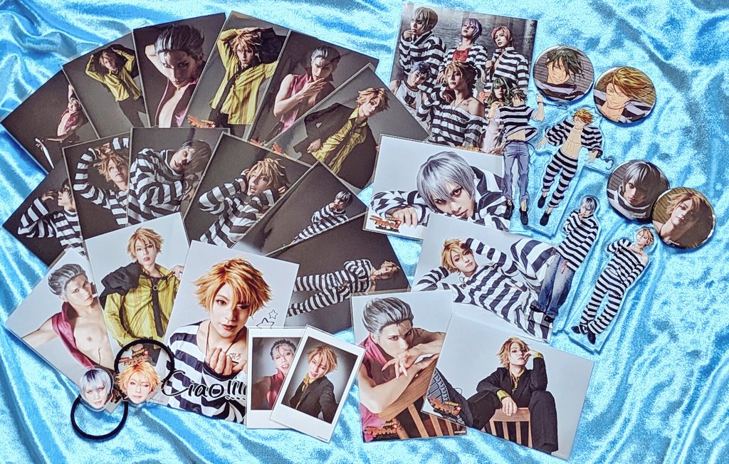 ようやく4√特典も引き換えて、今回の🖤💛全部揃えられた！囚人服