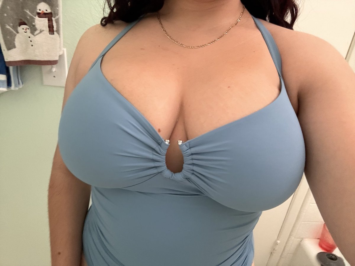 EvaLoveWomen's tweet photo. Just went swimming. Do you like my bathing suit? 
#wlw #lesbian #nsfw #nsfwtwt https://t.co/vzs4MF0azW