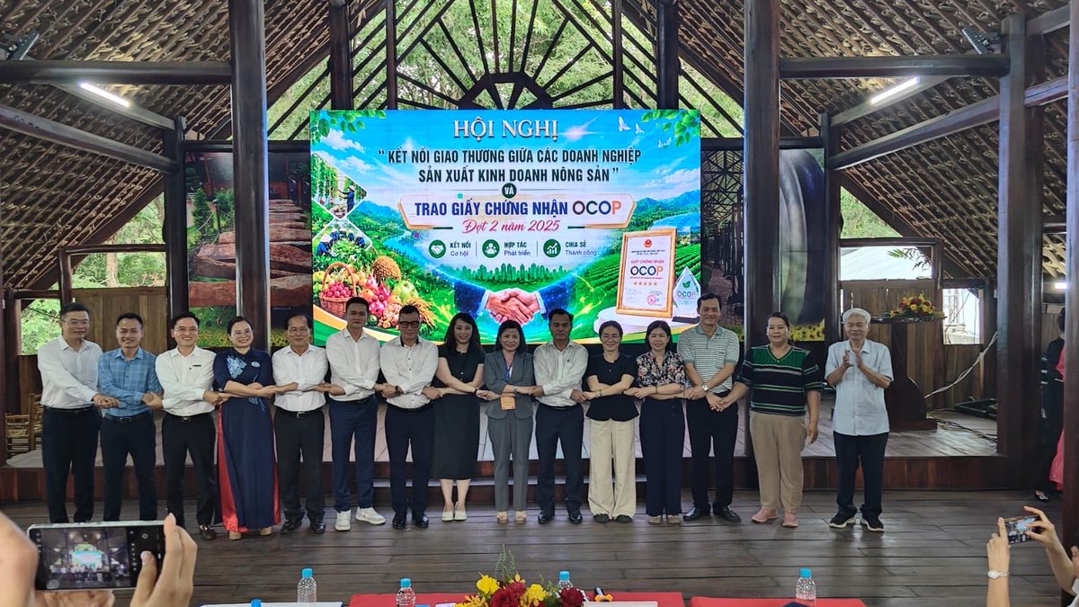 vinacas's tweet photo. 🇻🇳 Dong Nai Golden Cashew Festival 2026 highlights Vietnam’s growing cashew industry with a strong focus on sustainability, deep processing, and global value. VINACAS continues supporting a greener and more competitive sector. 🌱🥜

#VINACAS #VietnamCashew #DongNai https://t.co/hy5lC7PxkA