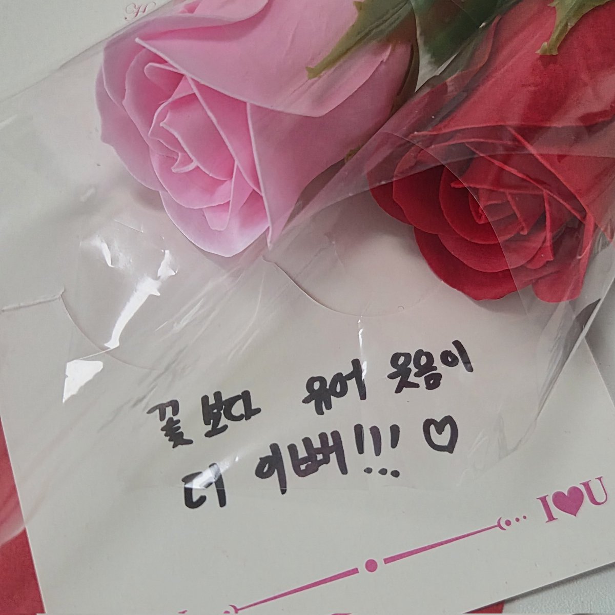 mintxx0_'s tweet photo. 여자 필수품
: 메모리 리더기 https://t.co/vpEpbCiMGl