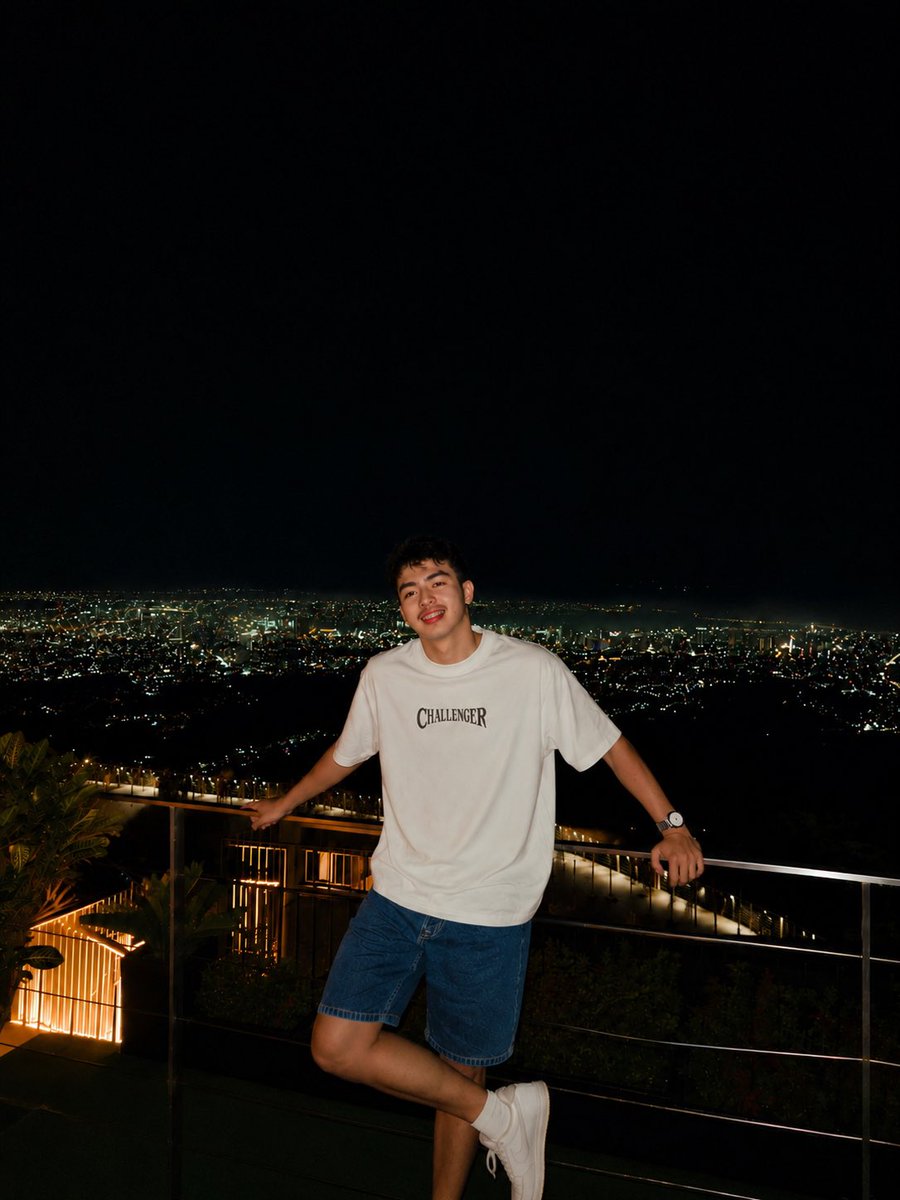 RealKyleHere's tweet photo. Chasing city lights ☾ https://t.co/ZxG1f8ty8w