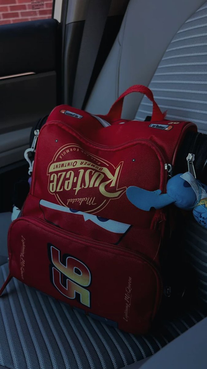 apflawedd's tweet photo. My bag for today. https://t.co/finjDWDKeU