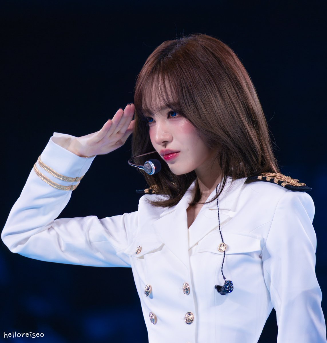 HelloReiseo's tweet photo. 260322 '2026 DIVE into IVE' 리즈 (11)

#리즈 #LIZ #IVE #아이브 https://t.co/dhtomVqHEg