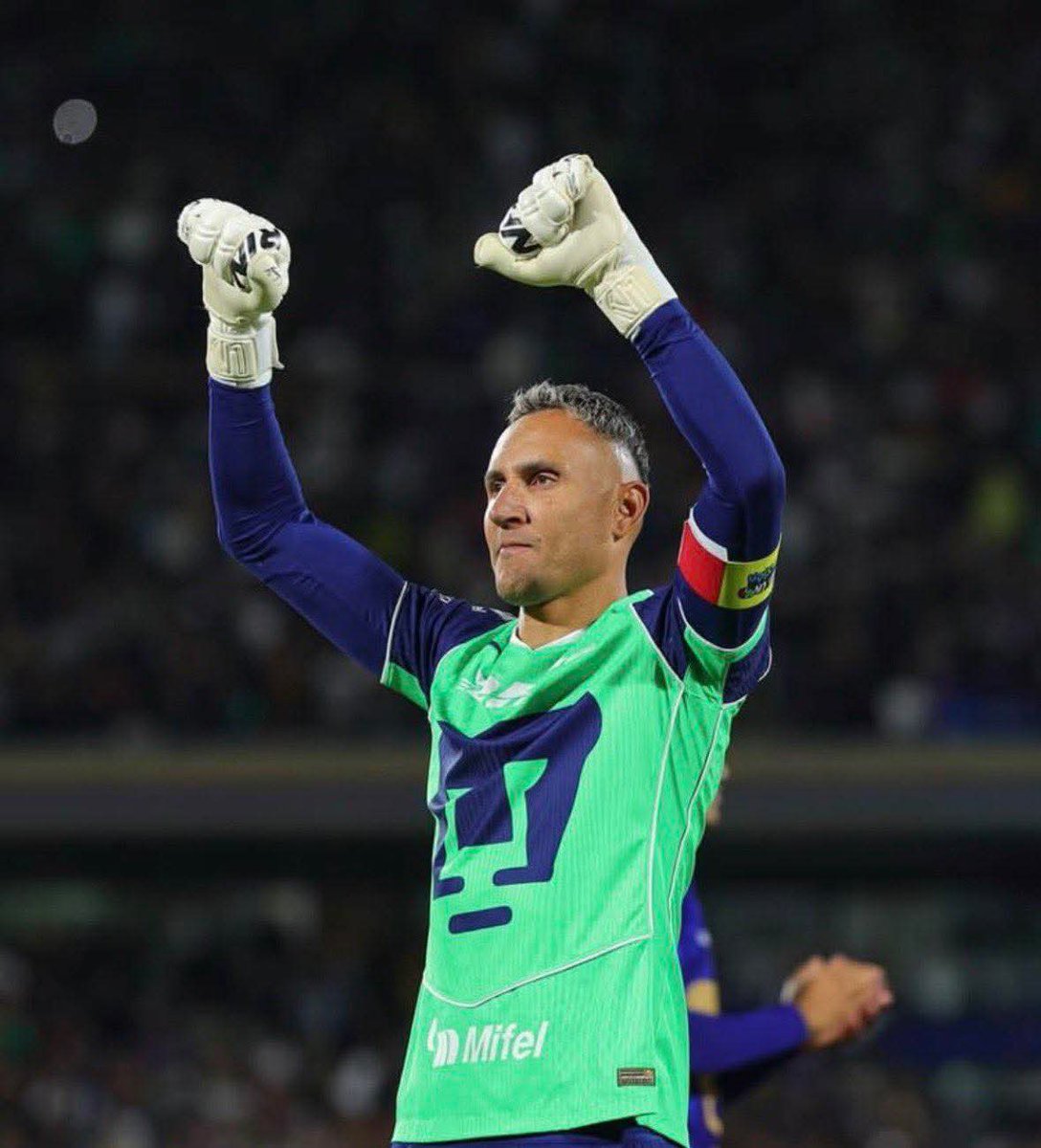 vinichusmorado's tweet photo. los hiciste líderes de Liga MX, los llevaste a una final después de 6 años, pero lamentablemente jugaste solo.

que no se te diera el título, no te quita la grandeza, 39 años y seguís siendo determinante donde sea que jugués, sos una leyenda @NavasKeylor. ❤️ https://t.co/g8YCSxu4Gy