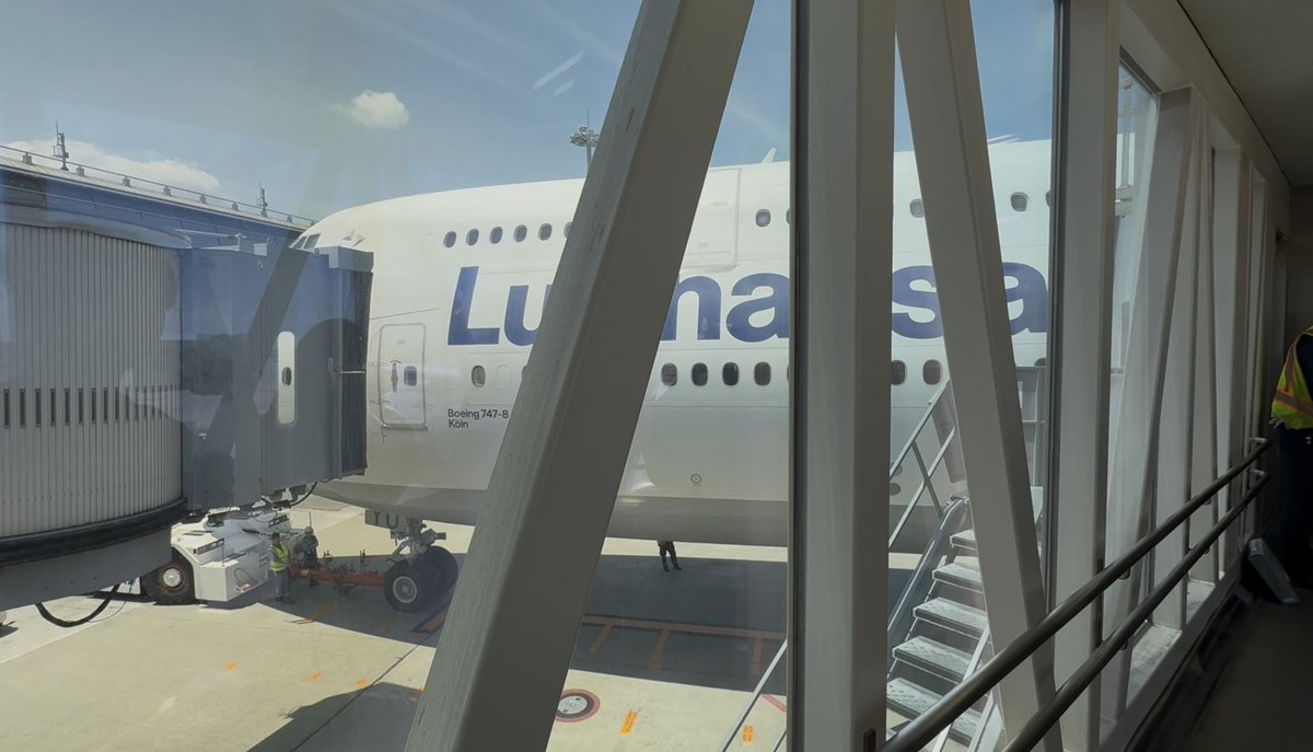 keikiww's tweet photo. ドイツ行ってきます！！🇯🇵✈️🇩🇪

14時間後会いましょう。 https://t.co/1OZriVzTR9