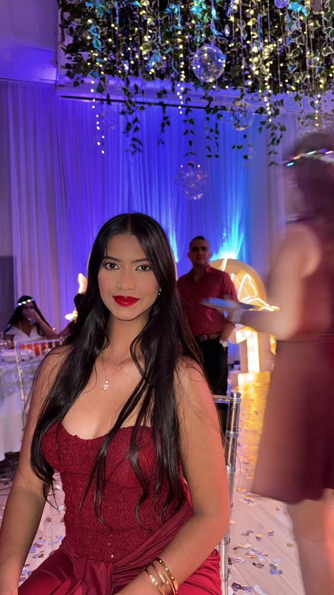 MariaArias0's tweet photo. María con labial rojo ❤️‍🩹 https://t.co/DpIF3Wezr5