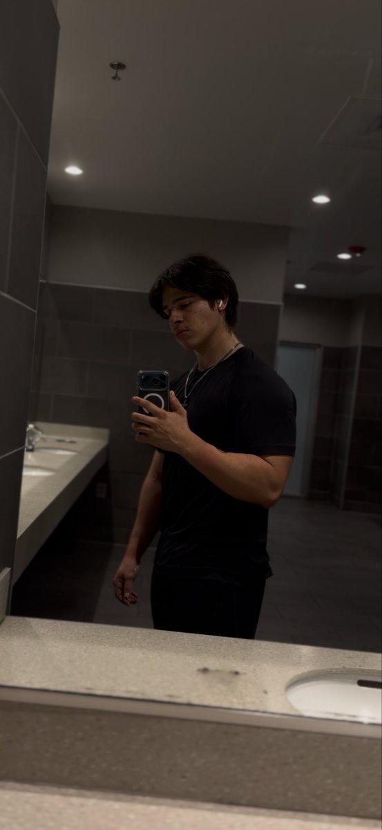 later_gaming's tweet photo. Face card plus 8 inch cock 🙈 https://t.co/l40yZN5BgW