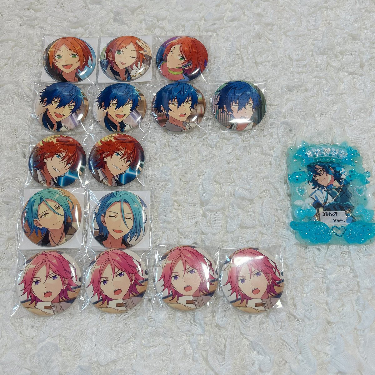 3Dho7's tweet photo. @1 交換 譲渡 あんスタ コレ缶 星之所向 招募 スタライ 推し缶

【譲】真 鉄虎 一彩 藍良 晃牙 アドニス 敬人 紅郎 颯馬 創 ゆうた ジュン 燐音 HiMERU こはく 司 レオ 泉 凛月 嵐 夏目 つむぎ 宙

【求】コレ缶May つむぎ or 画像5異種つむぎ 茨 千秋 エス カンナ ユメ ライカ or 画像外左記キャラ
↓ https://t.co/Gv0Ngl87F3