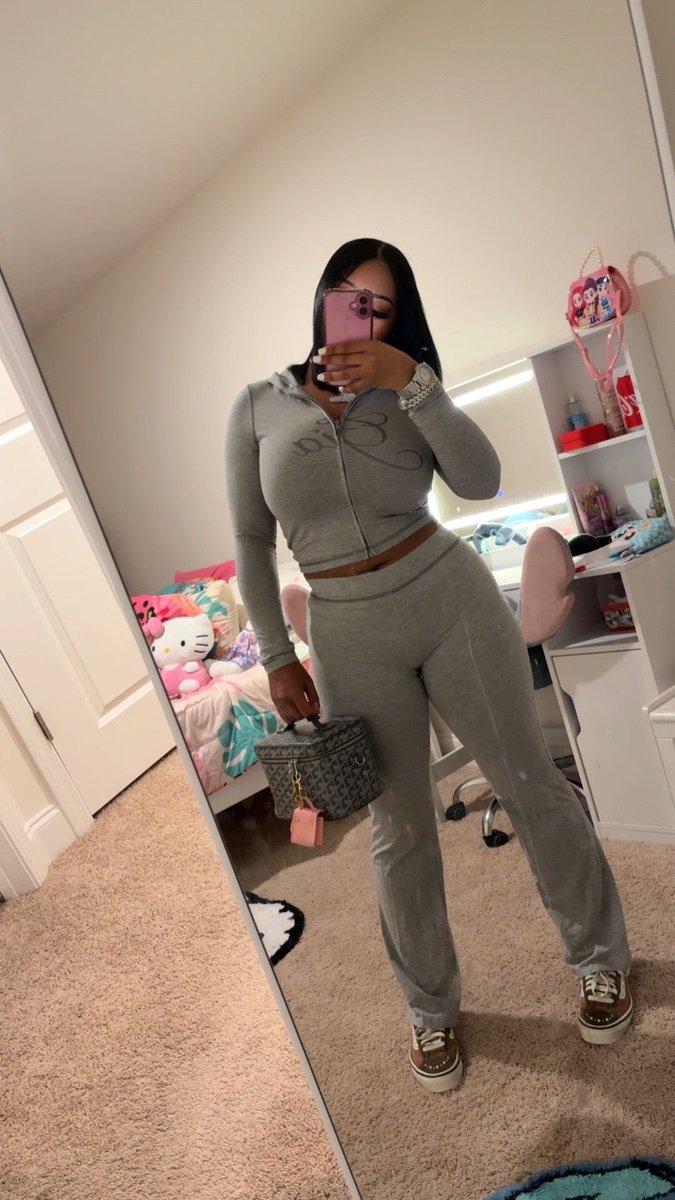 _alerrabryant's tweet photo. On chill 🐻 https://t.co/4lNNtzYaa8