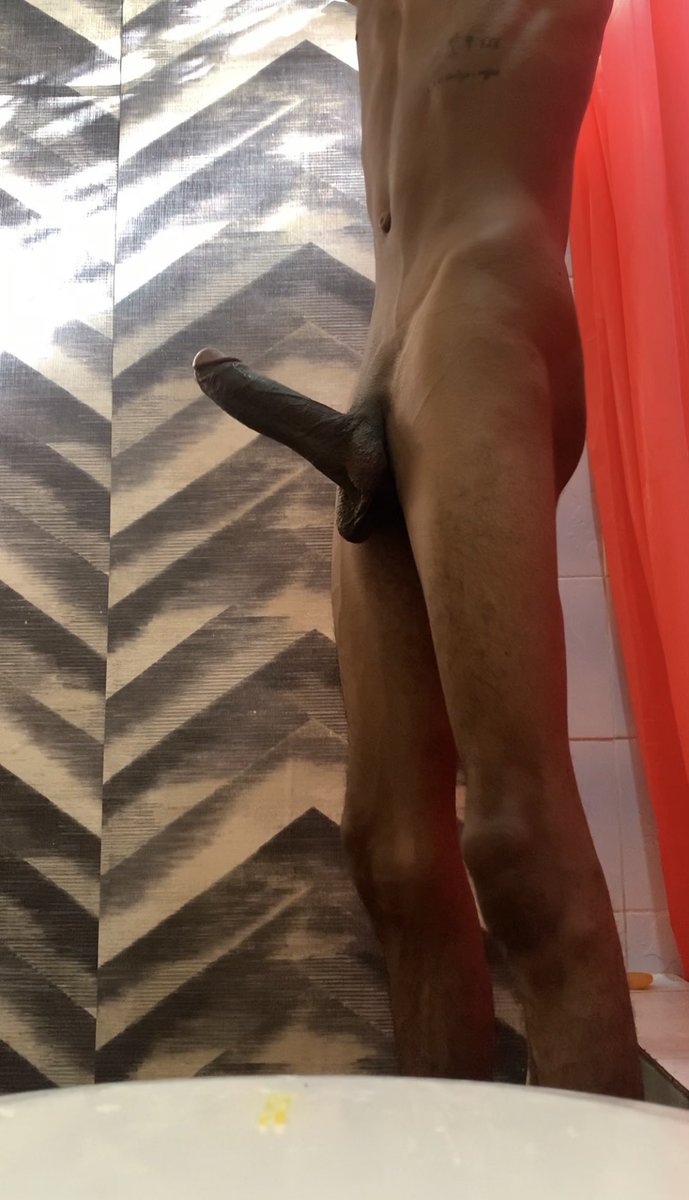 fuckboy833's tweet photo. Para que lo llenes de saliva completo y te lo entres todo, asta que choque mi cintura con tu culo😈🔥🔥 https://t.co/EQh6IOivHu
