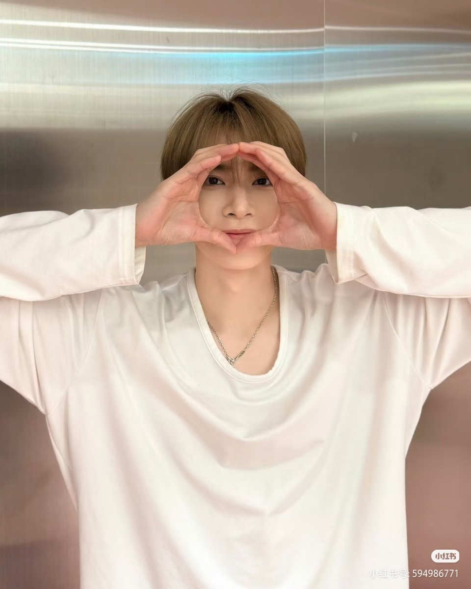 LindaAleon_cnsz|WayV_EternalWhite tweet media