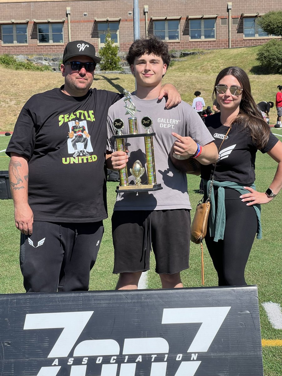 DesParkinson12's tweet photo. Had an amazing time playing for Seattle United Elite! Finished off the select 7v7 season with team ATM at the Battle in Seattle tournament. 🏆🏆🏆 Three championships, unforgettable memories with my teammates, and major thanks to my coaches for all the hard work! @SEAUNITEDELITE 

@coach_csanders @BrandonHuffman @TaylorBarton12 @The7on7NW
