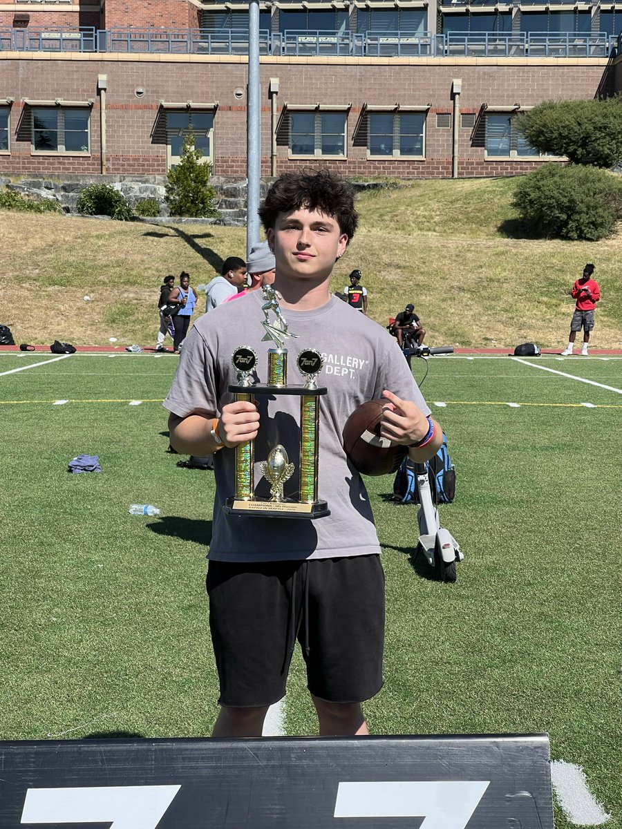 DesParkinson12's tweet photo. Had an amazing time playing for Seattle United Elite! Finished off the select 7v7 season with team ATM at the Battle in Seattle tournament. 🏆🏆🏆 Three championships, unforgettable memories with my teammates, and major thanks to my coaches for all the hard work! @SEAUNITEDELITE 

@coach_csanders @BrandonHuffman @TaylorBarton12 @The7on7NW