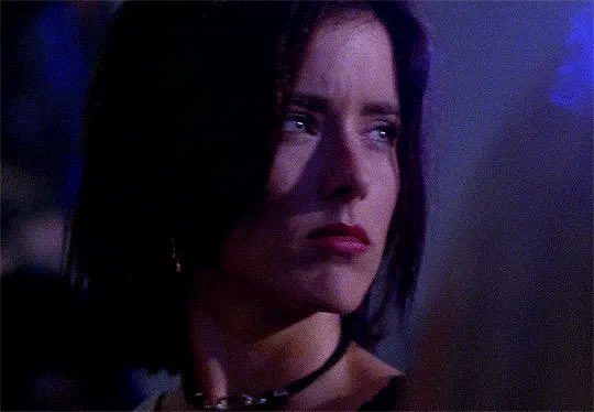 SavesTuesday's tweet photo. They keep saying Téa Leoni’s name during the Stadium Stampede but where is she? #AEWDoN https://t.co/TDhFjrF0W4