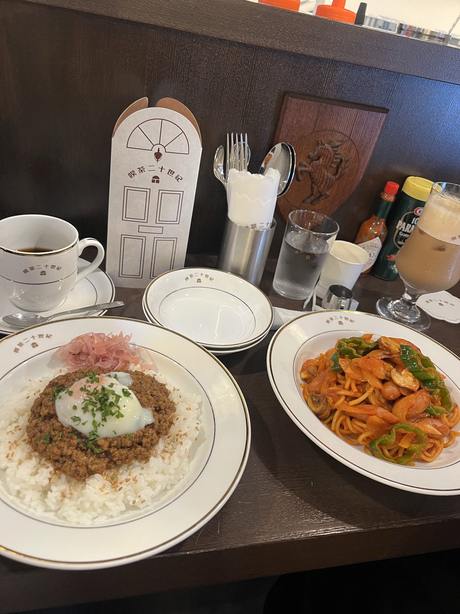 motoi519's tweet photo. 週末楽しんだ名残…(*´艸`*)
名物？と言われるだけあって、コーヒーめっちゃ美味しかった！
ご本人の直筆落書きとかもあってファンの方にはたまらないね！

喫茶としてもクオリティ高くてまた行きたい(˘ω˘ ) https://t.co/XVq3cV46Jo