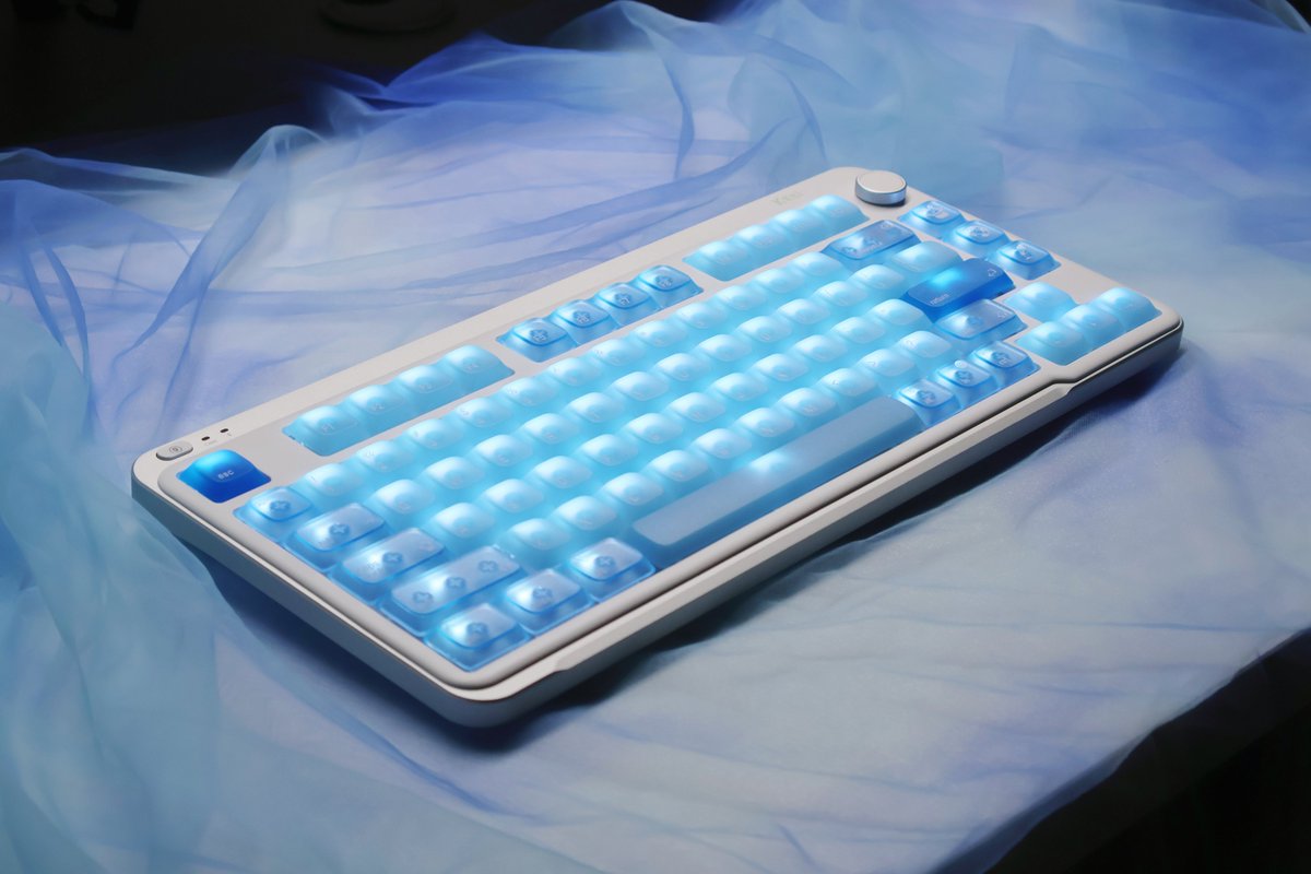 lelelab_sh's tweet photo. 【再入荷のお知らせ】
大好評のロープロファイルキーキャップ「Oceanblue」が本日再入荷しました!🌊✨
さらに今なら、Lele公式サイトでの初めてのお買い物で「$5割引」の新規購入特典もございます!🎁
この機会にぜひチェックしてみてくださいね!
https://t.co/DH7vEiyfuS
#LeleLab #自作キーボード https://t.co/9lLXnWxM5M