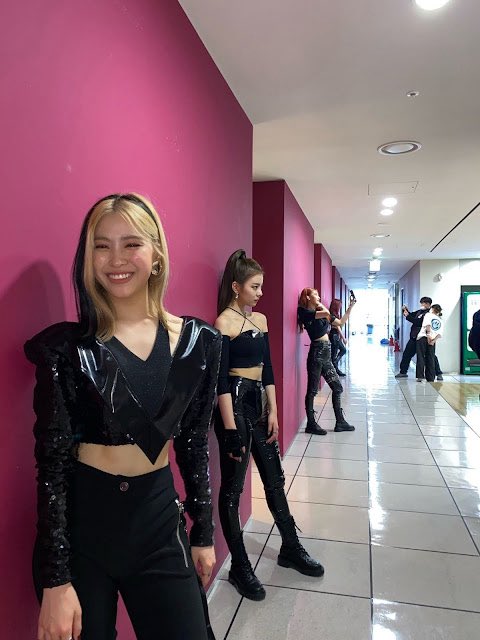 RIkA tweet media