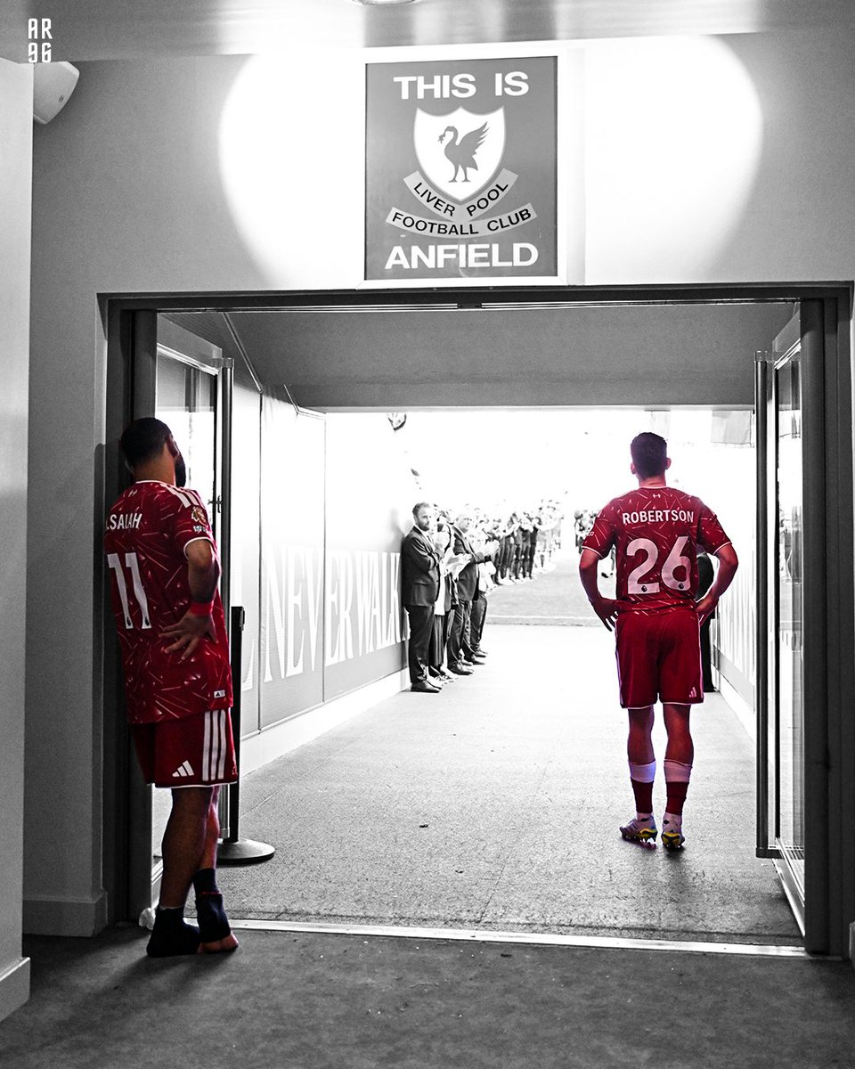 Eanok07's tweet photo. End of an era 💔 #liverpool https://t.co/yaDnmgXPTm
