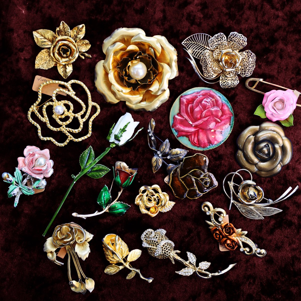 薔薇のブローチいろいろ🌹