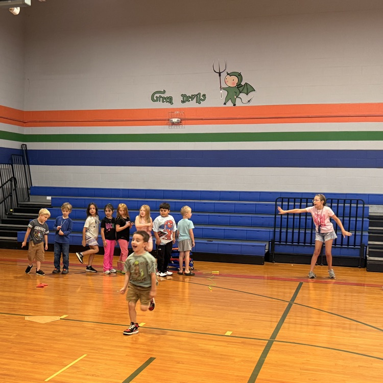SESGreenDevils's tweet photo. A few of our 5th graders led PE class last week for kindergarten. https://t.co/N555vryDFB