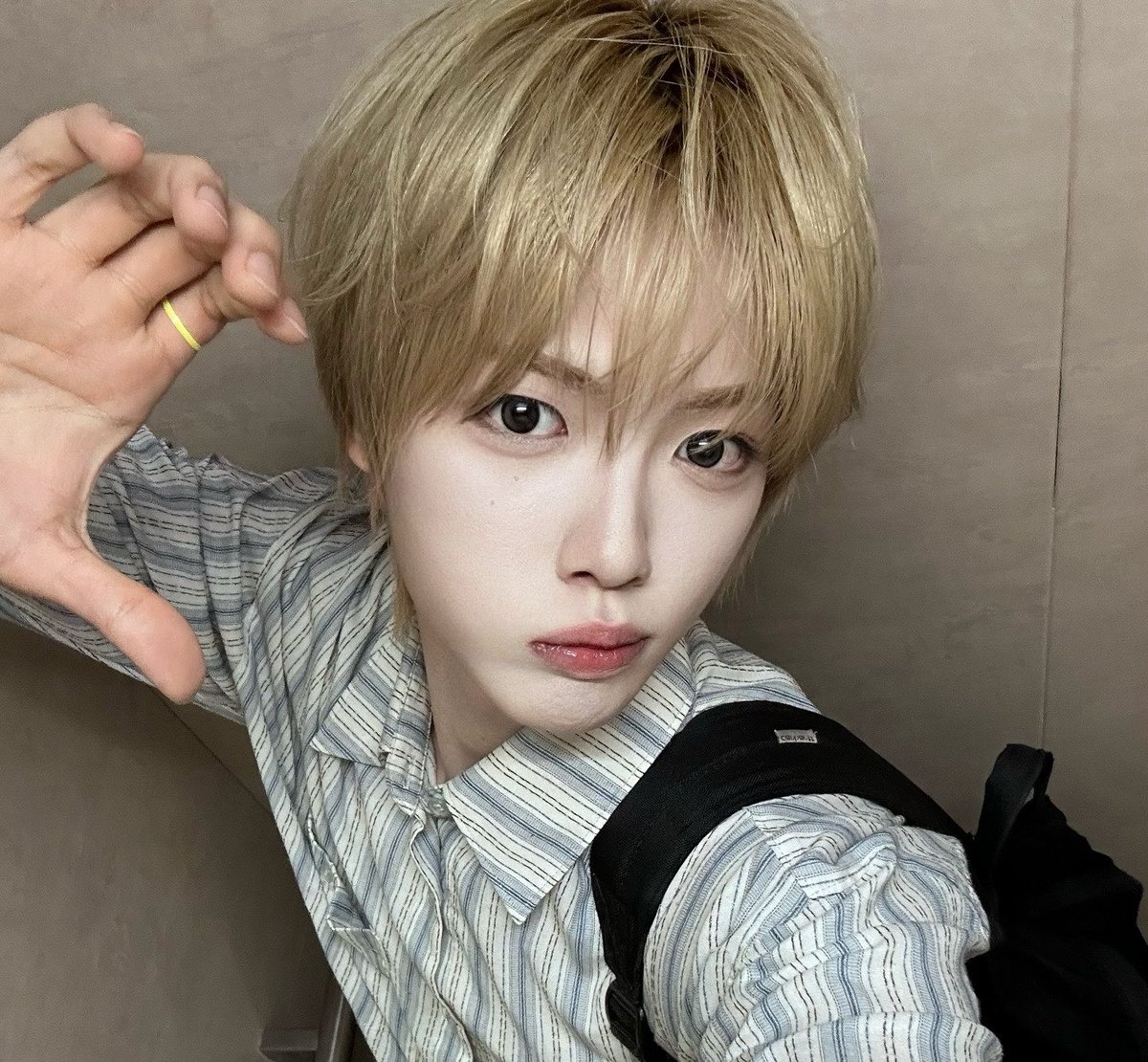 idjjun13's tweet photo. 김성준 요즘 하도 쭌개쭌개거리더니
뭔가…점점 닮아가는것같음 https://t.co/QLr85LkMiV