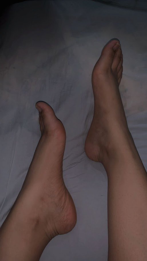 feetlover tweet media