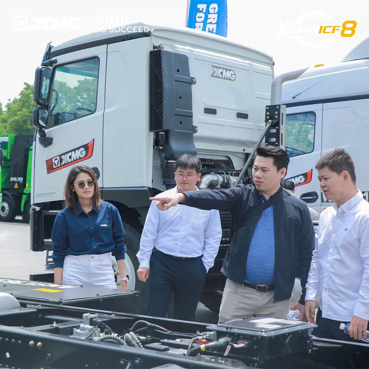 XCMGAutoIntl's tweet photo. At the 8th XCMG International Customer Festival's Commercial Vehicle Sub Venue, overseas customers and technicians exchanged the product details of XCMG Auto.
#XCMG
#SolidtoSucceed
#XCMGProduct
#XCMGAutoIntl
#XCMGICF8 
#PoweringIntelligence&amp;Green
#XCMGIntelligenceinAction https://t.co/ijrZ9UJuLe