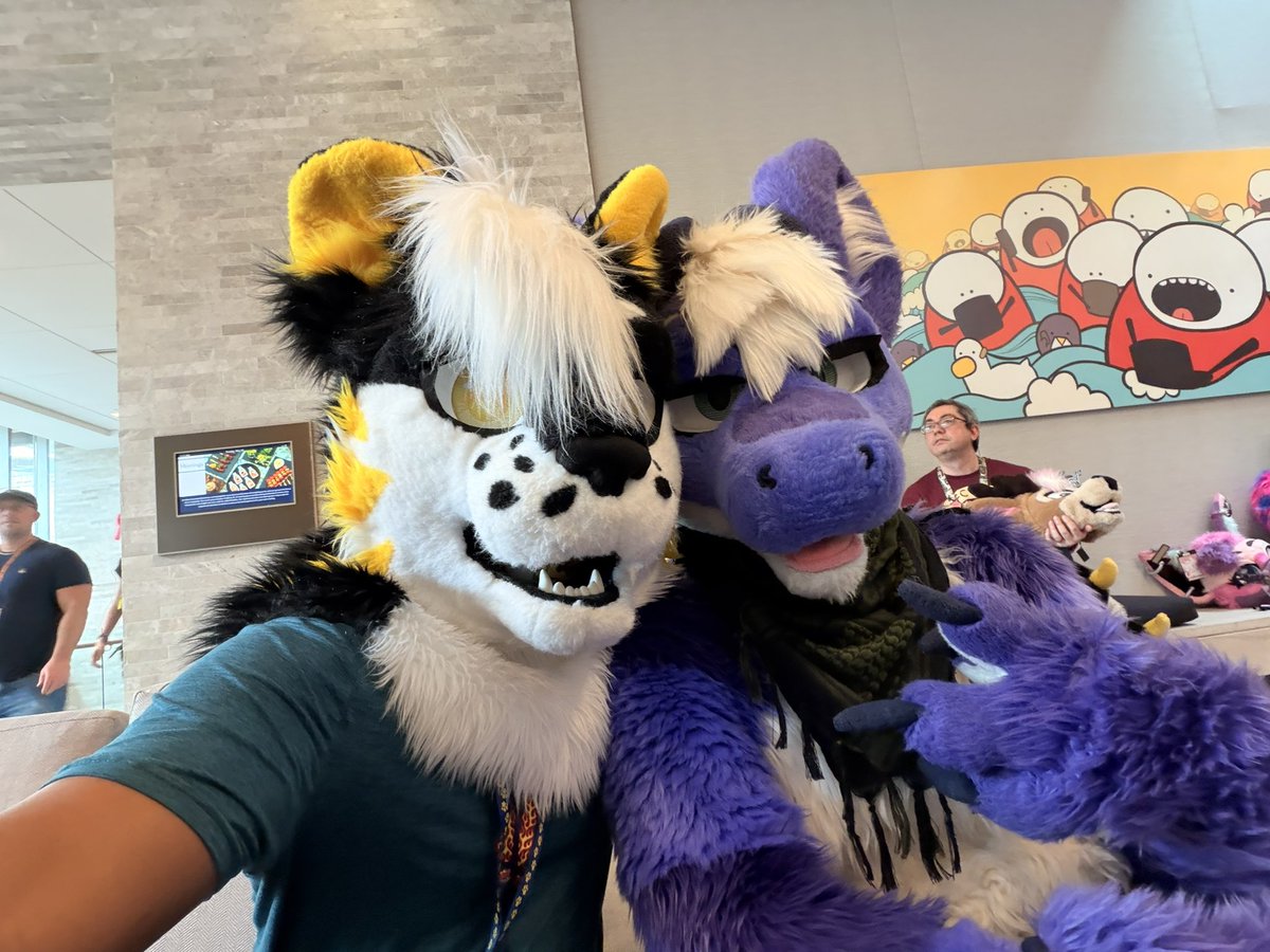 Donz🟡⚫️🐯🔜ANTHROCON!!! tweet media
